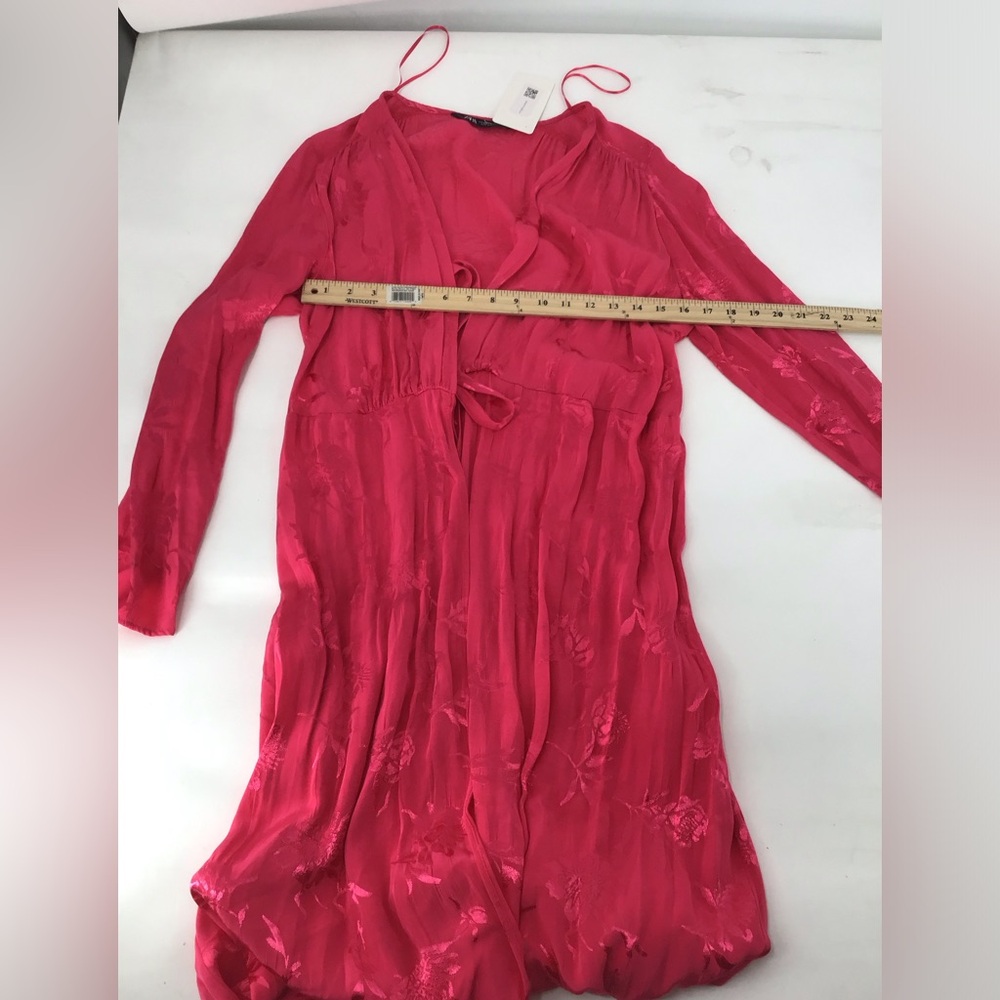 Zara Fuchsia Floral Robe - Picture 4 of 5